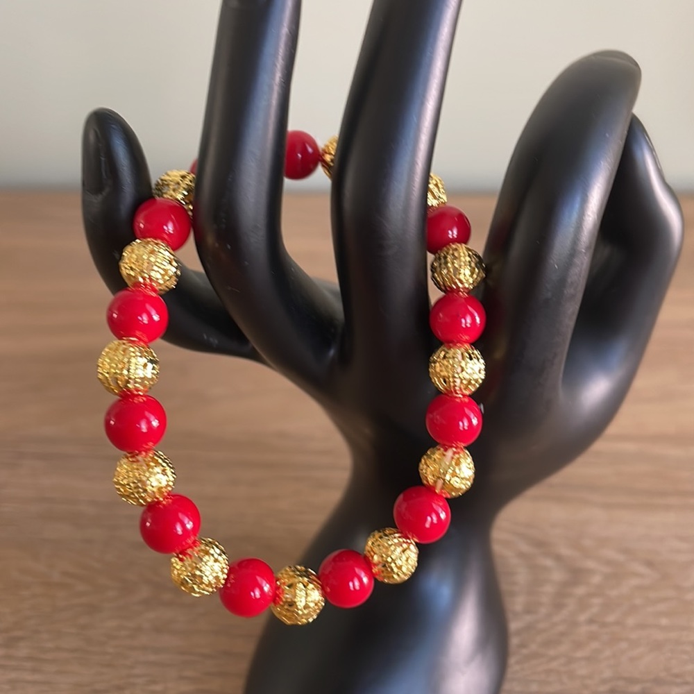 HAND CRAFTED STRETCH BRACELET Red Coral Beads Gold Plated Filigree Beads - Picture 6 of 10